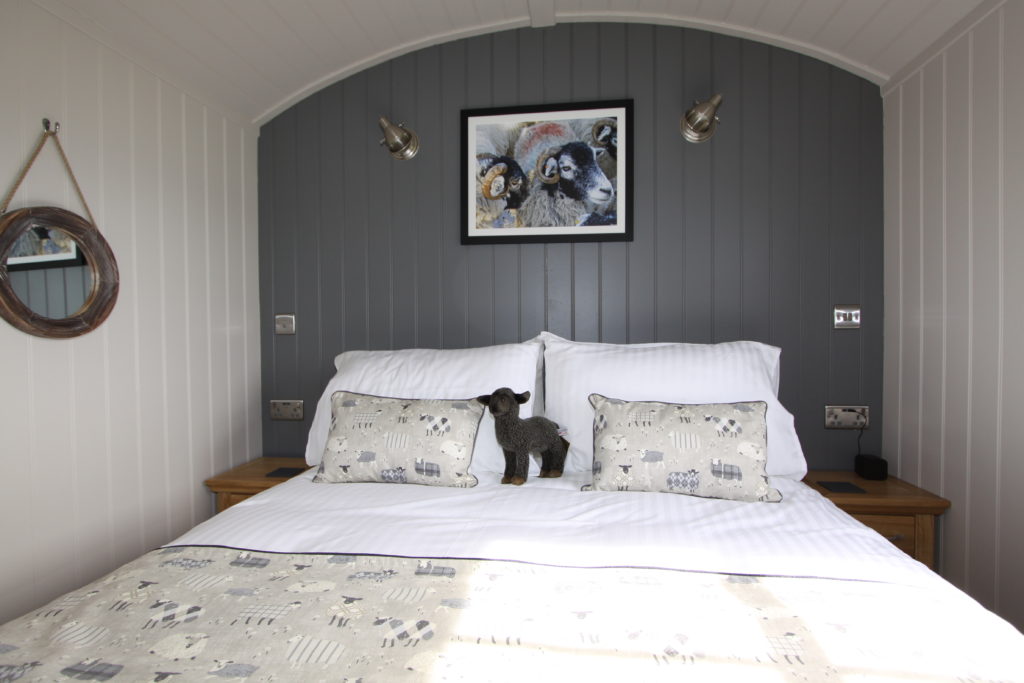 Suffolk Hut bed