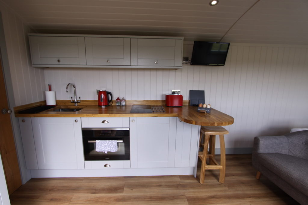 Hebridean Hut kitchen