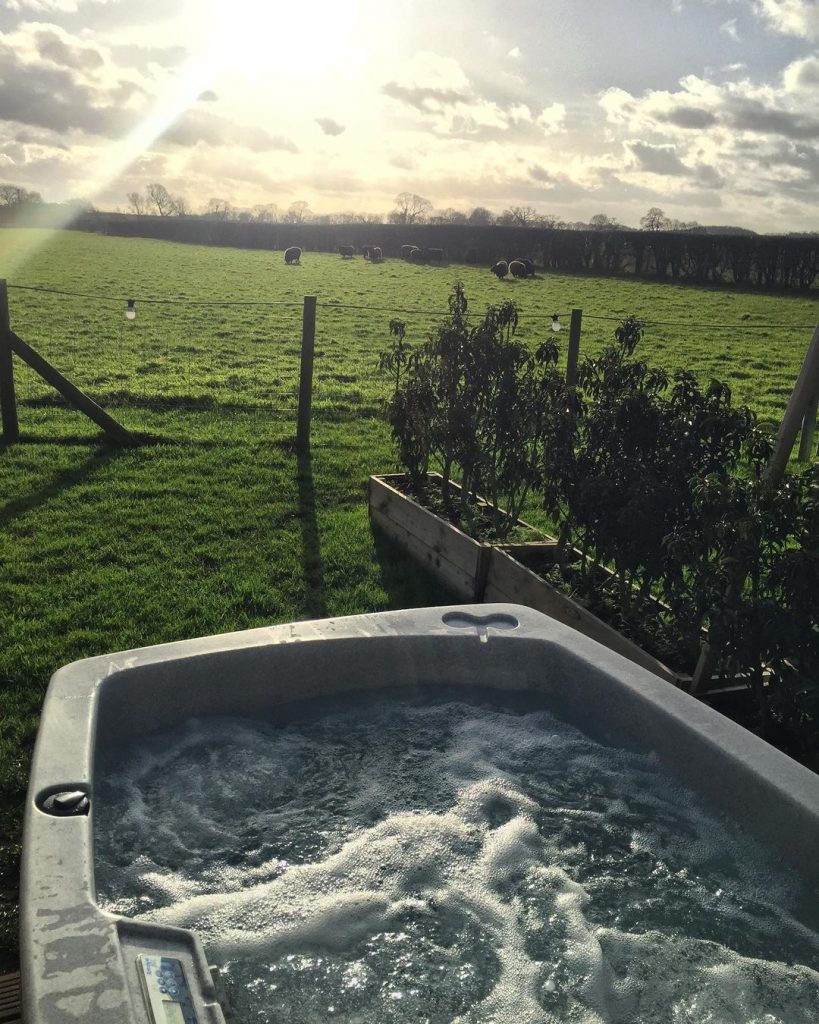 Cotswold tub vibes