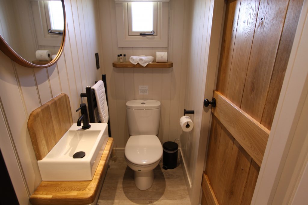 Cotswold Shepherd toilet